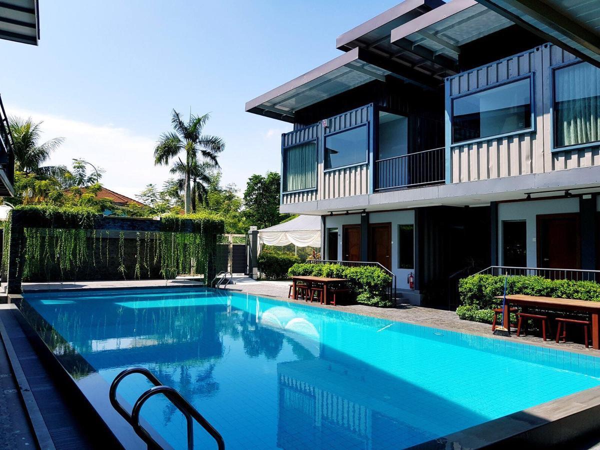 Kluang Container Swimming Pool Hotel Kültér fotó