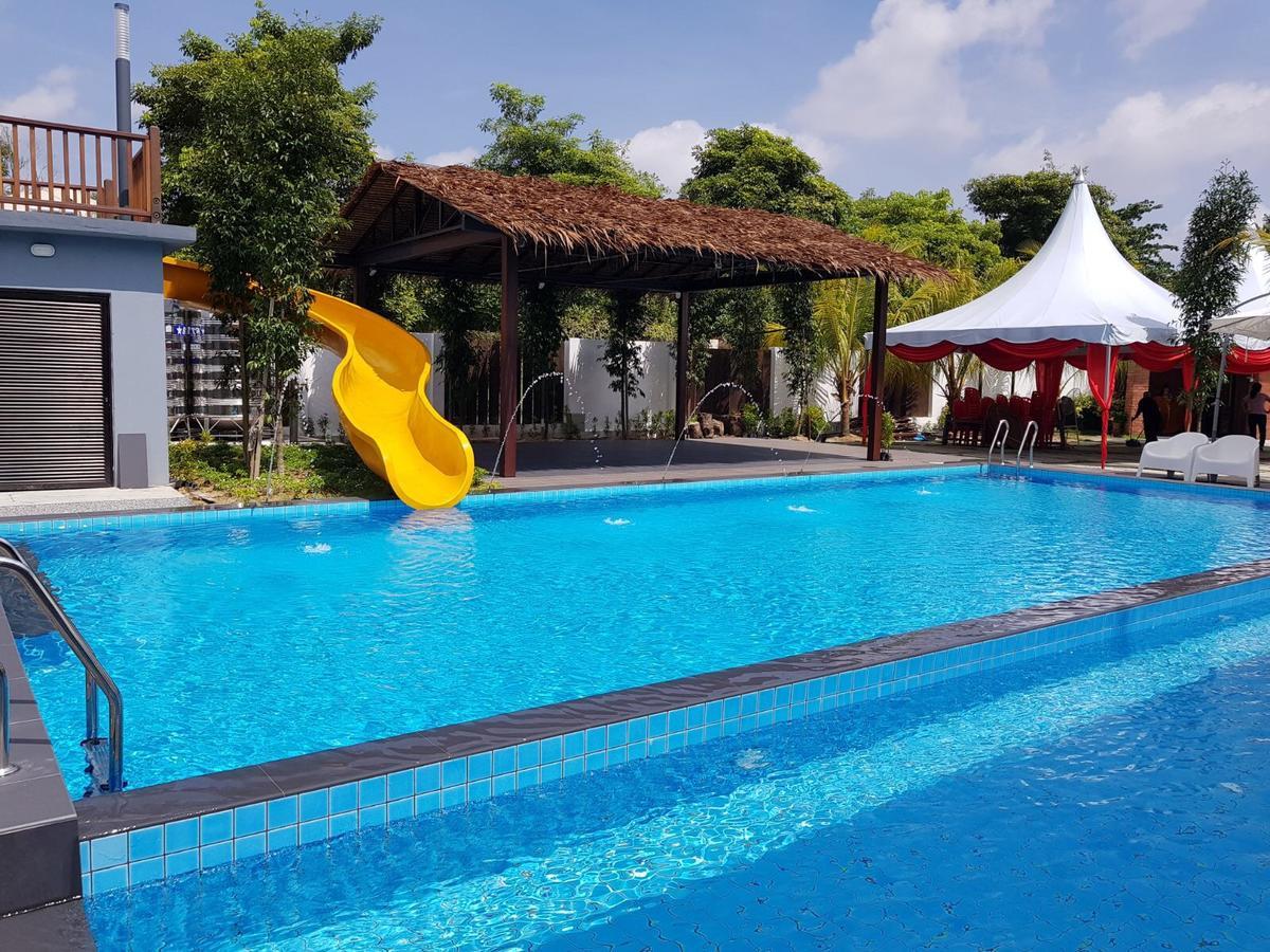 Kluang Container Swimming Pool Hotel Kültér fotó