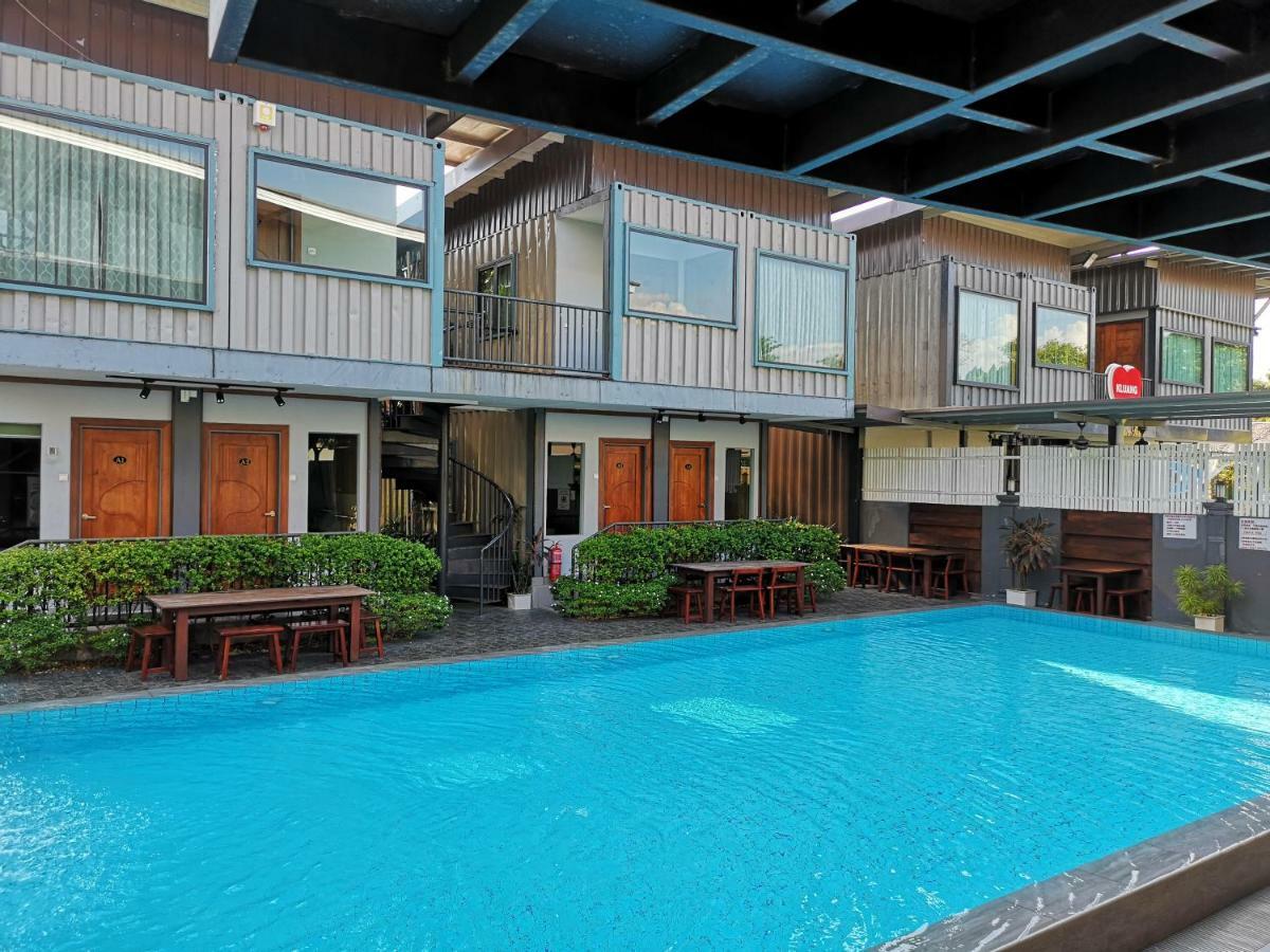 Kluang Container Swimming Pool Hotel Kültér fotó