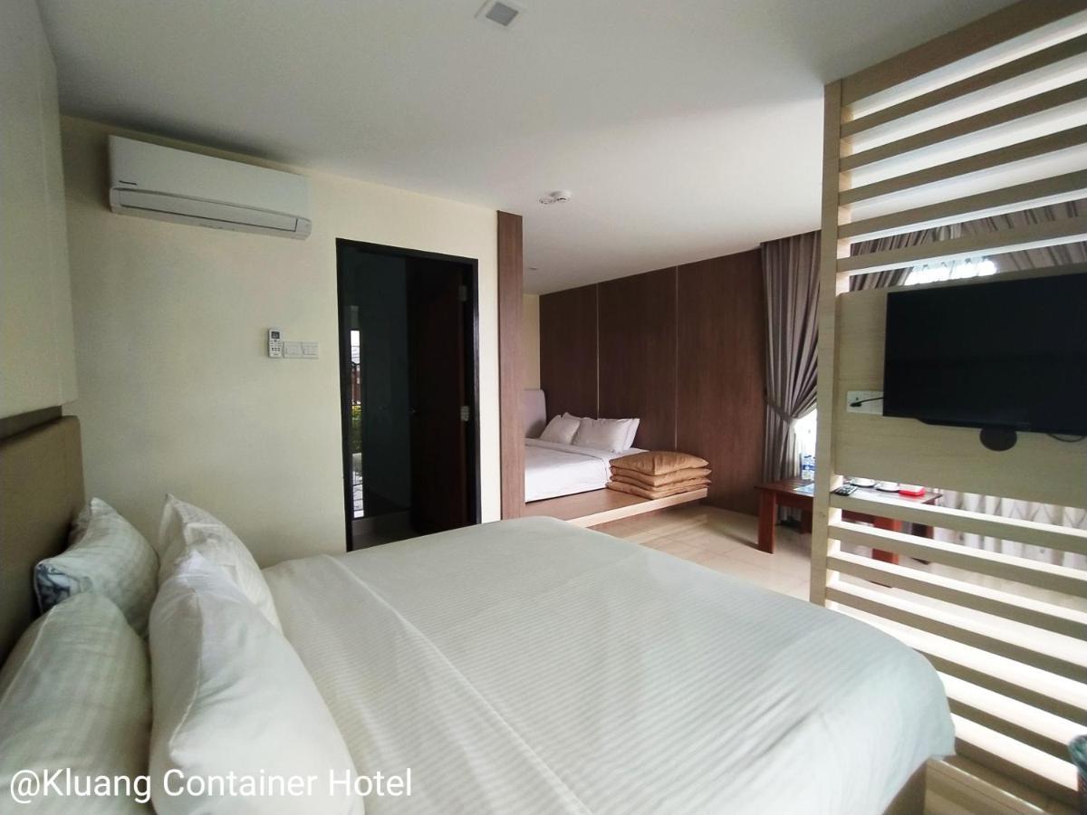Kluang Container Swimming Pool Hotel Kültér fotó